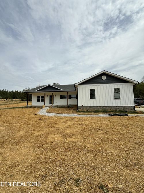 222 Ten Mile Ln, Ten Mile, TN, 37880-4405 | Card Image