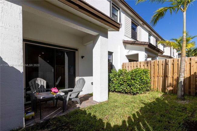231 Sw 159 Th Ter, Townhouse with 3 bedrooms, 3 bathrooms and null parking in Pembroke Pines FL | Image 19