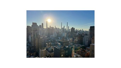 30m-301 E 79th St, New York, NY, 10075-0948 | Card Image