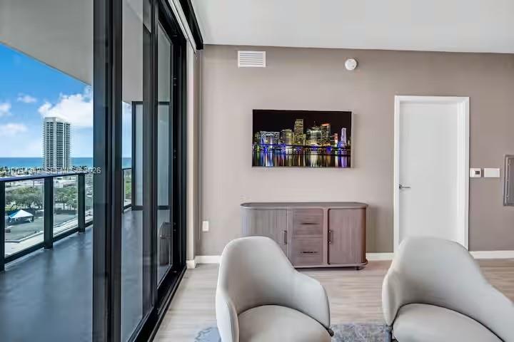 Residential Lease in Miami Beach 3