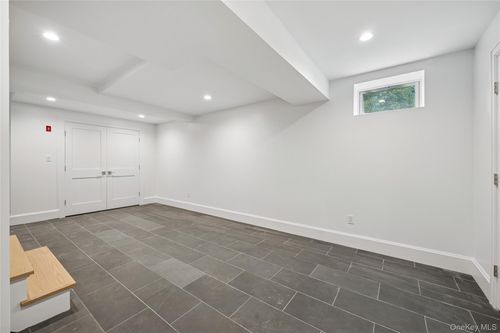 12 Brown St, Sea Cliff, NY, 11579-1617 | Card Image