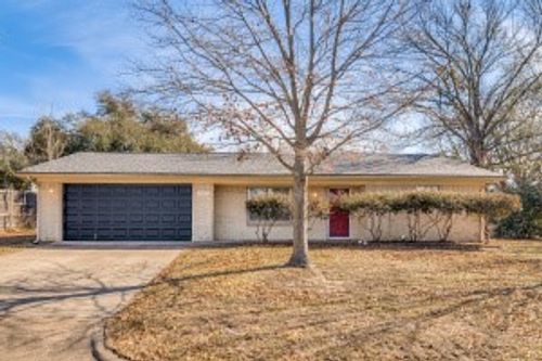 101 N Shannon St, Kaufman, TX, 75142-1836 | Card Image