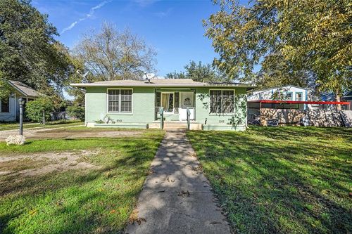 b-210 W Willingham St, Cleburne, TX, 76033-4932 | Card Image