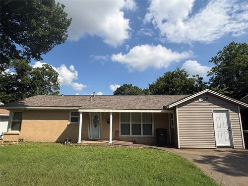 1003 Euclid St, Cleburne, TX, 76033-6410 | Card Image