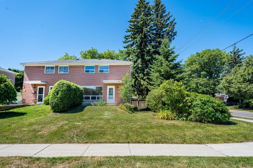 2 Lee Gate, Aurora, ON, L4G2J7 | Card Image