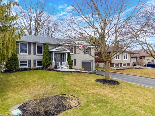 34 Leslie Avenue, Cambridge, ON, N1S4N7 | Card Image