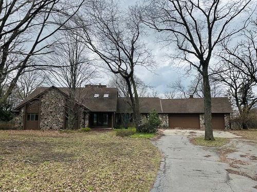 S37W32055 Kamps Ct, Waukesha, WI, 53189-9412 | Card Image