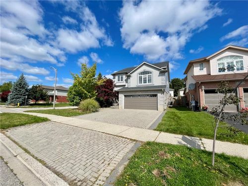 598 Chesapeake Dr, Waterloo, ON, N2K4G6 | Card Image