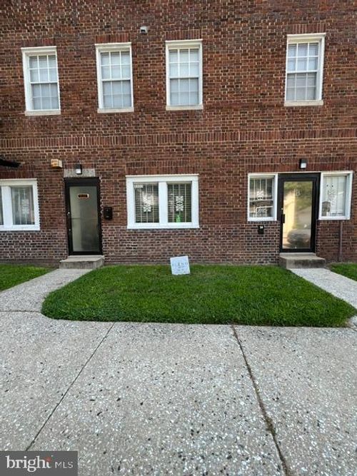 cs2-3303 Denison St, BALTIMORE, MD, 21216-1402 | Card Image