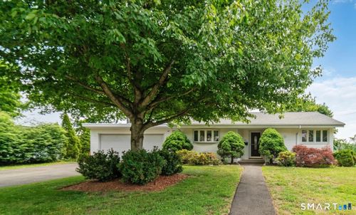 72 Calhoun Ave, Trumbull, CT, 06611-2450 | Card Image