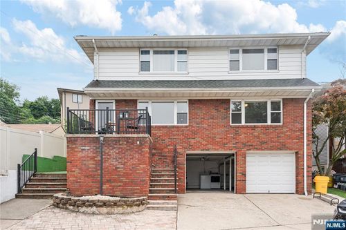 2 Carlen Ct, Fairview, NJ, 07022-1804 | Card Image