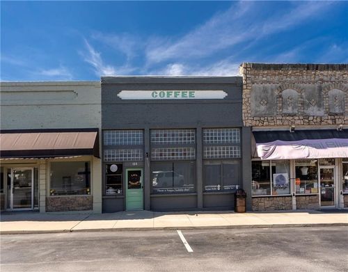 123 Main St Se, Gravette, AR, 72736-8753 | Card Image