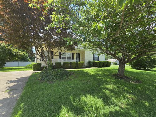 460 Caney Ln, Clarksville, TN, 37040-8915 | Card Image