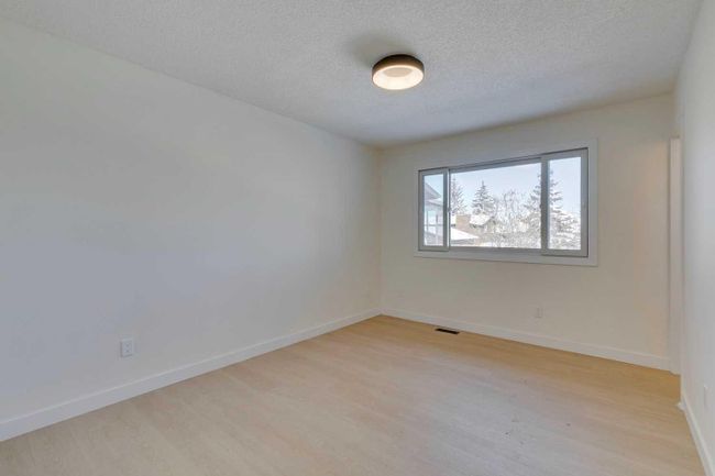 15 Beaconsfield Close Nw, Home with 5 bedrooms, 2 bathrooms and 2 parking in Calgary AB | Image 18