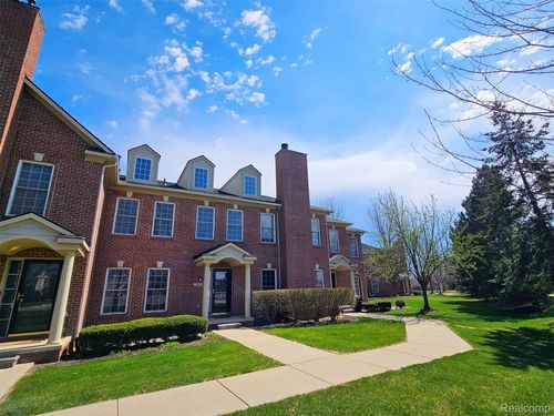 264 N Village Way, Canton, MI, 48188-3451 | Card Image