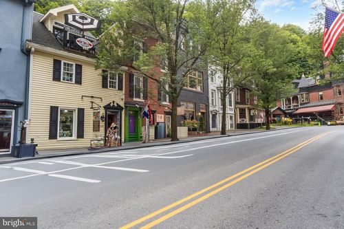 103 Broadway, Jim Thorpe, PA, 18229-2023 | Card Image