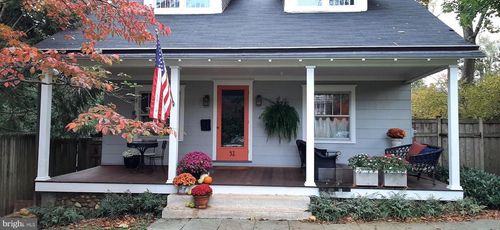 31 E Broad St, HOPEWELL, NJ, 08525-1830 | Card Image