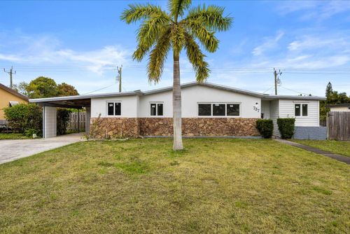 737 W Ilex Dr, West Palm Beach, FL, 33403-2530 | Card Image