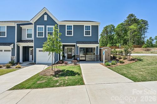 37-7567 Ethora Way, Charlotte, NC, 28216-5450 | Card Image