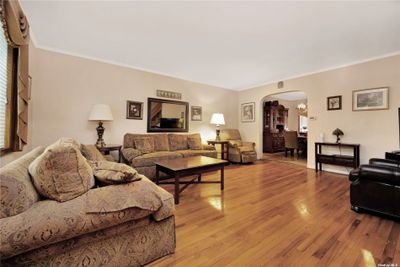 61-53 81st Street, House other with 3 bedrooms, 2 bathrooms and null parking in Middle Village NY | Image 3