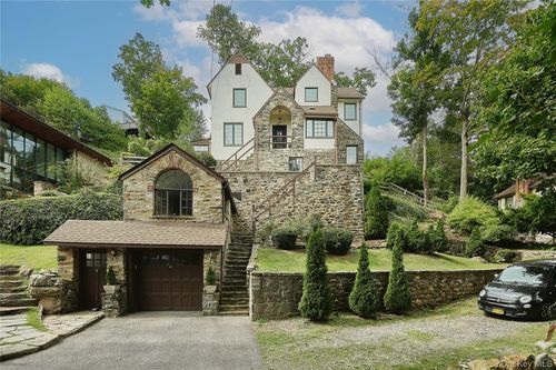 7 Avondale Rd, Yonkers, NY, 10710-2003 | Card Image