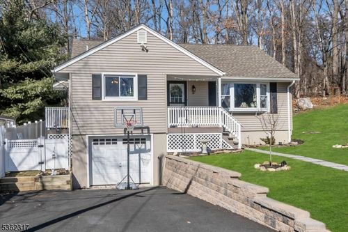 32 Broad Ave, Stanhope, NJ, 07874-3412 | Card Image