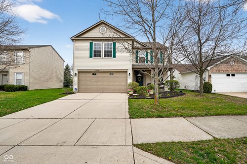 10354 Cumberland Pointe Blvd, Noblesville, IN, 46060-4650 | Card Image