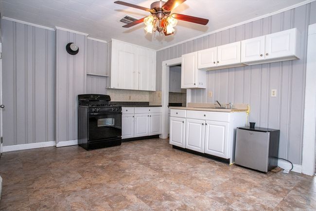 6 Elm St S, House other with 3 bedrooms, 1 bathrooms and 2 parking in Barre MA | Image 14