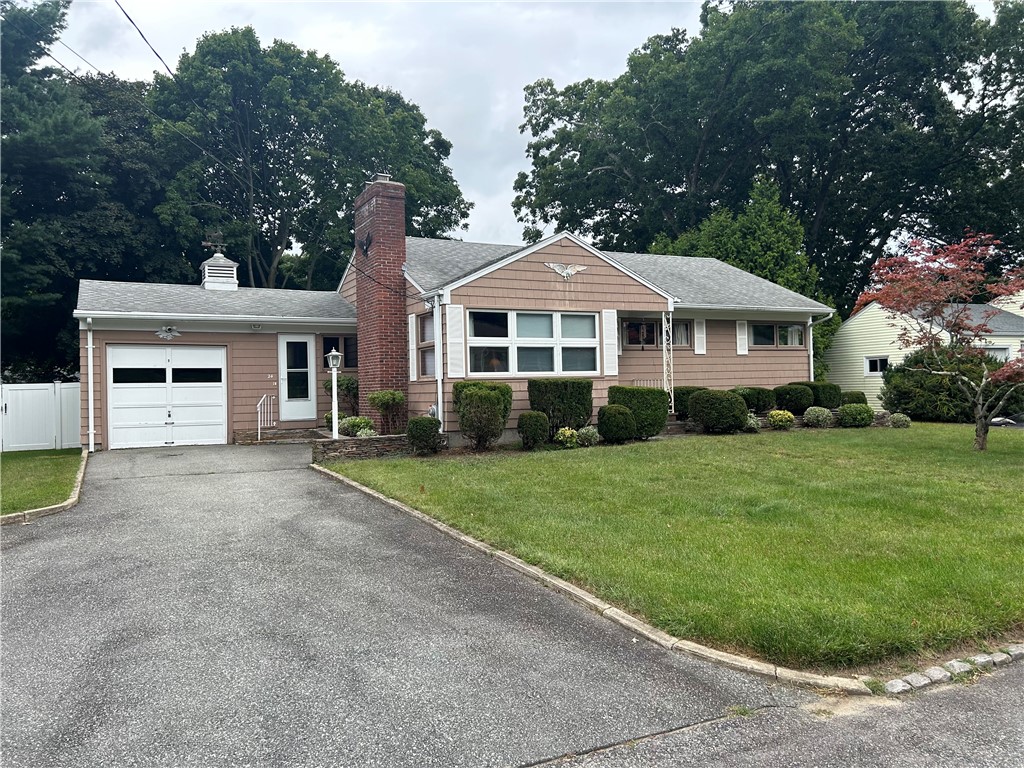 Perennial Dr, Cranston, RI 02920