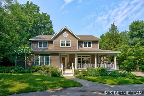 3653 Grand Bluffs Ct Sw, Grand Rapids, MI, 49534-8606 | Card Image