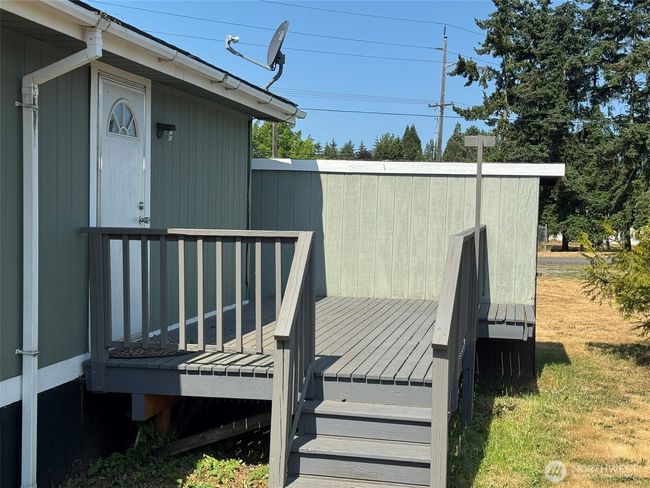 Outside deck for entertainment | Image 35