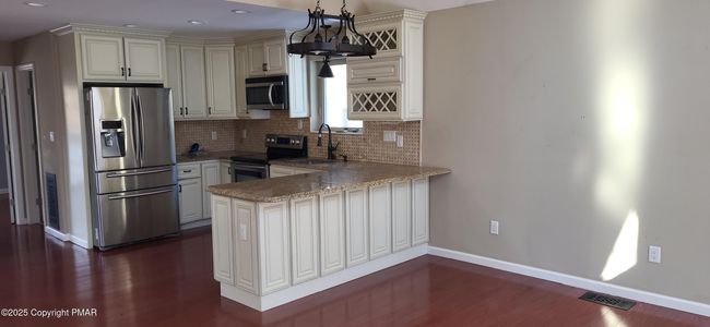 Kitchen | Image 6