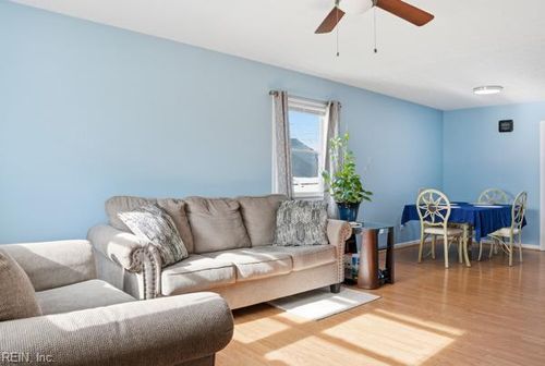 818 Thames Dr, Hampton, VA, 23666-2021 | Card Image