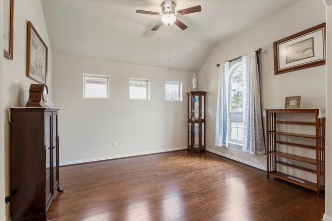 The hardwood floors are the star of the show in this room! | Image 14