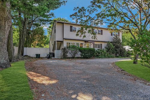 60 E Belmont St, Bay Shore, NY, 11706-2023 | Card Image
