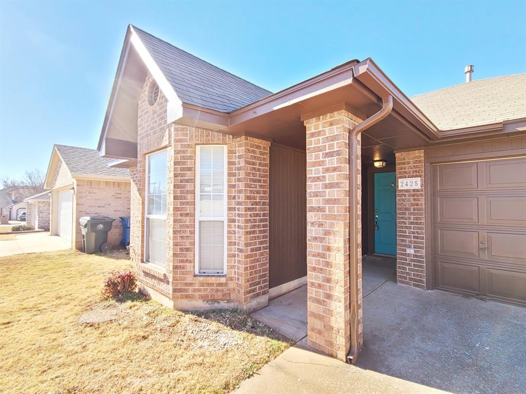 Grapevine Dr, Midwest City, OK 73130