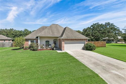 21047 Brighton Cove Dr, Ponchatoula, LA, 70454-4561 | Card Image