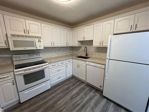 306-7840 Camino Real, Miami, FL, 33143-6815 | Card Image