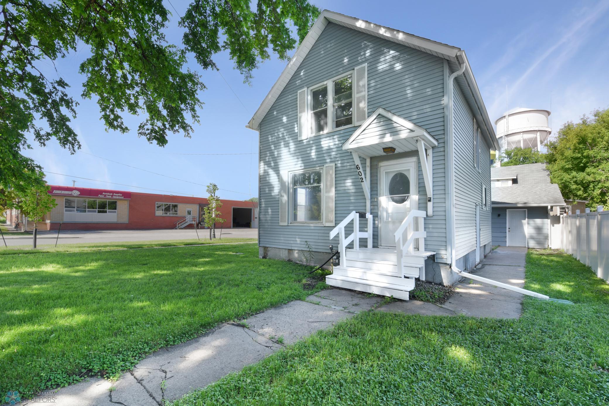 10th St, Fargo, ND 58102