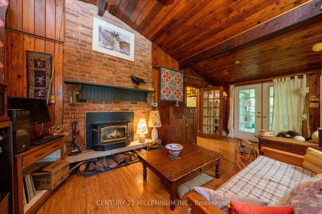 836100 4 Th Line E, House other with 3 bedrooms, 2 bathrooms and 20 parking in Mulmur ON | Image 16