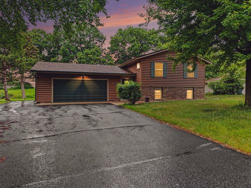 2288 Phylis Ct E, Maplewood, MN, 55119-5805 | Card Image