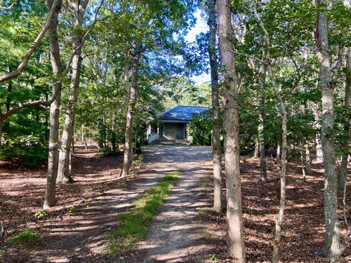 16 Karin Dr, East Hampton, NY, 11937-3837 | Card Image