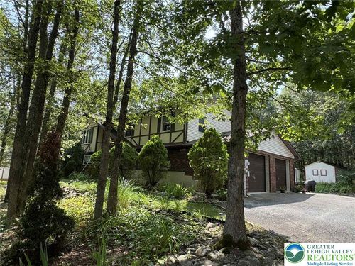 750 Mill Run Dr, Lehighton, PA, 18235-9319 | Card Image