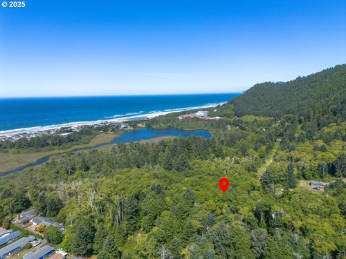 24 Ne Tillamook Ave, Rockaway Beach, OR, 97136 | Card Image