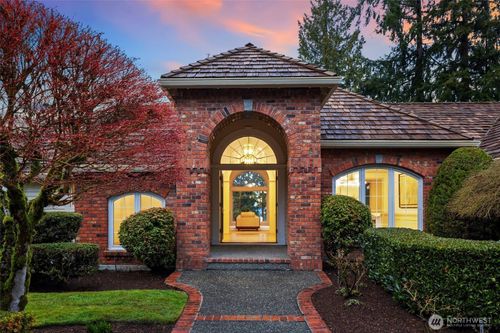 9416 Ne 25th St, Clyde Hill, WA, 98004-2133 | Card Image