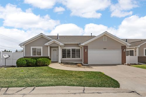1027 74th St Ne, Cedar Rapids, IA, 52402-7479 | Card Image