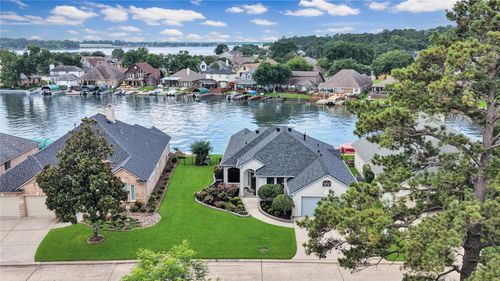 13673 Lakeside Place Dr, Willis, TX, 77318-5671 | Card Image