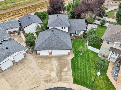 28 Turner Cir Se, Medicine Hat, AB, T1B4H9 | Card Image