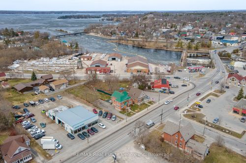 24 Lindsay St, Fenelon Falls, ON, K0M1N0 | Card Image