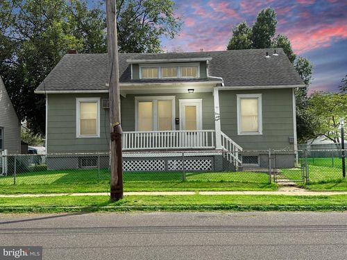 438 W 3rd St, Florence, NJ, 08518-1813 | Card Image